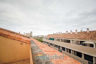 0609202592939_20.jpg